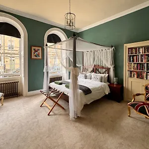  Apartment The Pickwick House 2 Bedroom Free Parking